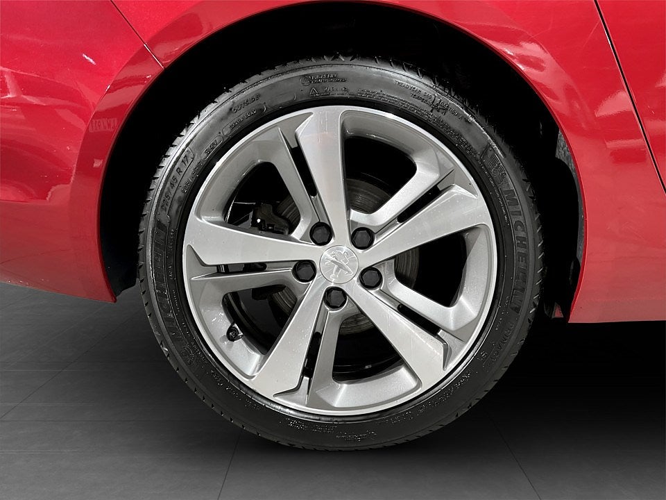 Bild på Peugeot 308 SW GT 1.2 PT 130hk Aut - B-KAMERA,PANO,NAV