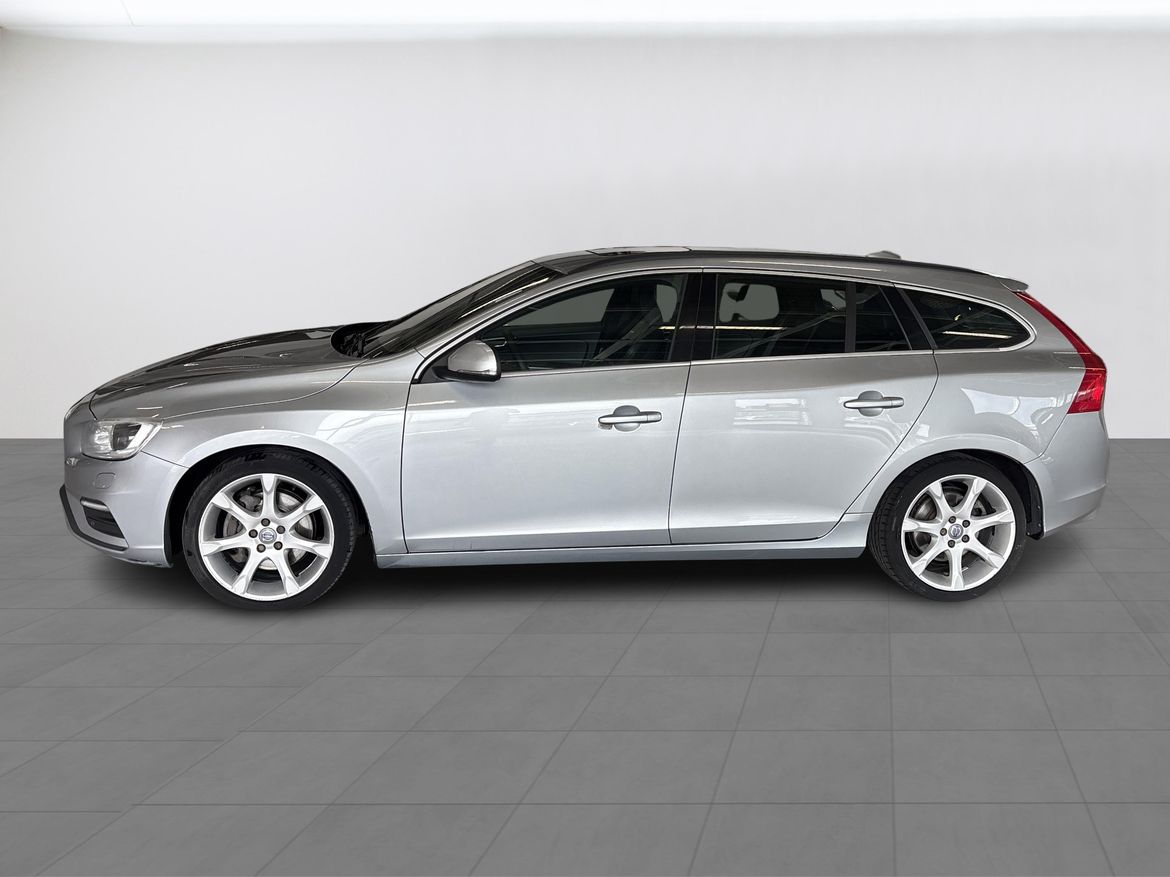 Volvo V60 D4 AWD R-Design Business E PRO 2015, bild 2/41