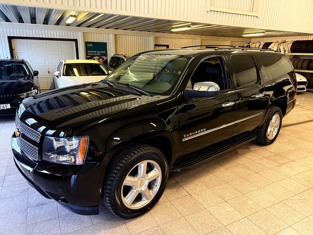 Chevrolet Suburban 1500 5.3 V8 4WD 330hk Svensksåld 2 ägare