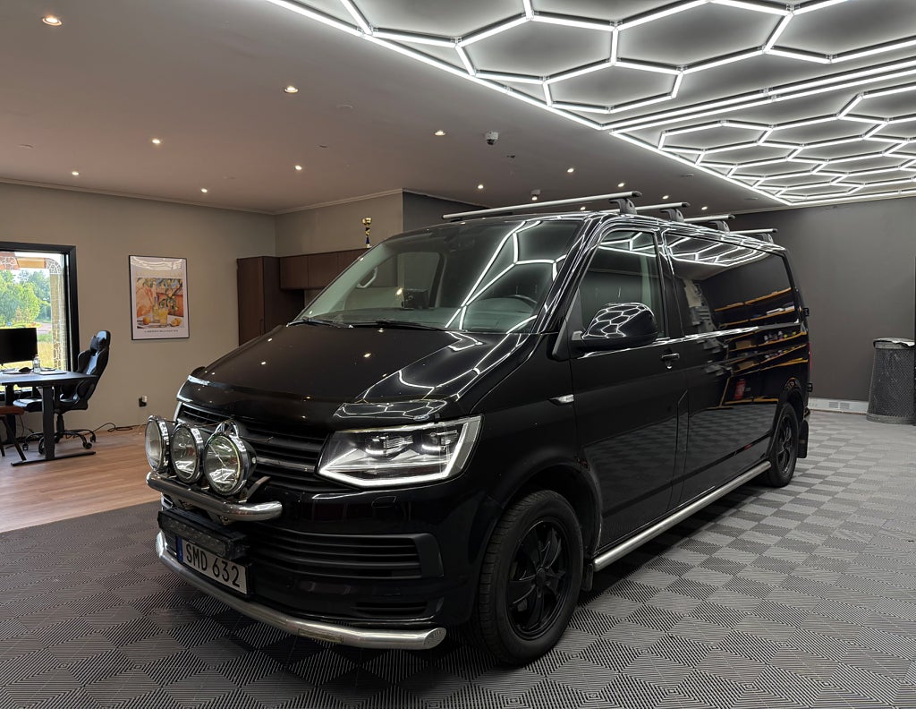 Volkswagen Transporter T30 2.0 TDI BMT 4Motion Euro 6 | D-VÄRM | NAVI | INREDD