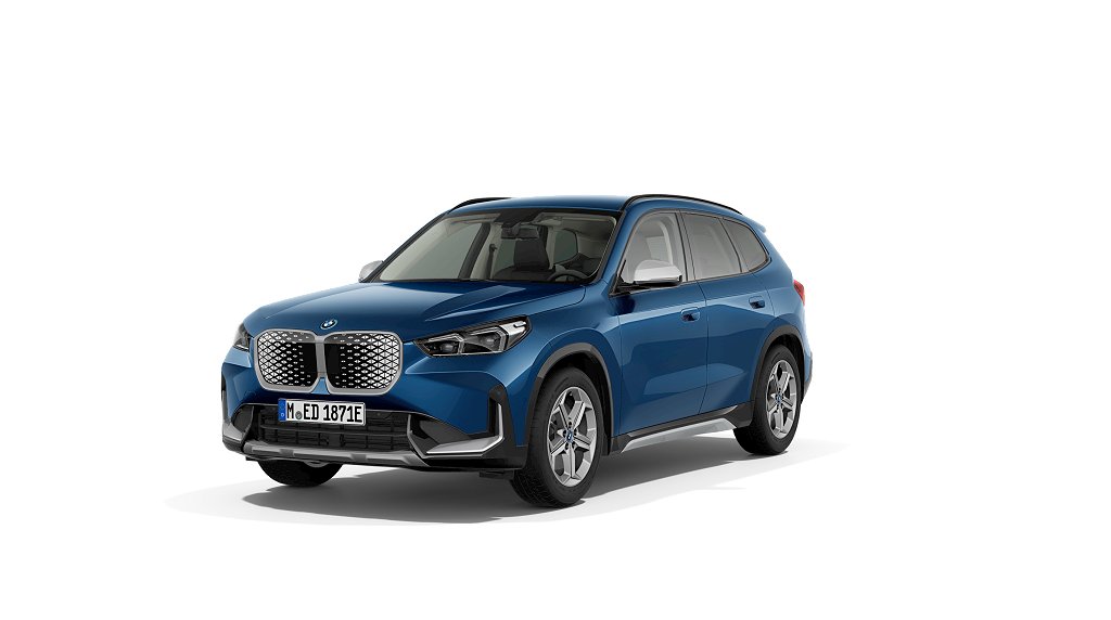 BMW iX1 xDrive30 x Line/ Premium/ Dragkrok/ Harman Kardon 