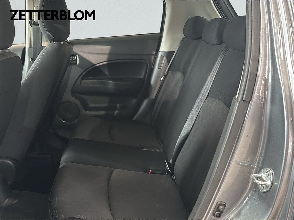 Halvkombi Mitsubishi Space Star 9 av 13