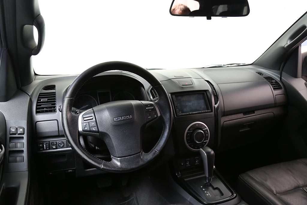 Isuzu D-Max Crew Cab 2,5 4WD 163hk Limited Edition Aut Kåpa Värmare 2015
