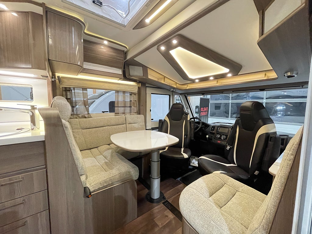 Kabe TMI 810 LGB / Hyd-Stöd/Aut180hk/Solcell/ALDE/Tandem  - Kabe