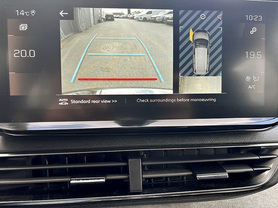 Bild på Peugeot 5008 GT 1.2 PT 130hk Aut 7-SITS B-KAMERA CARPLAY