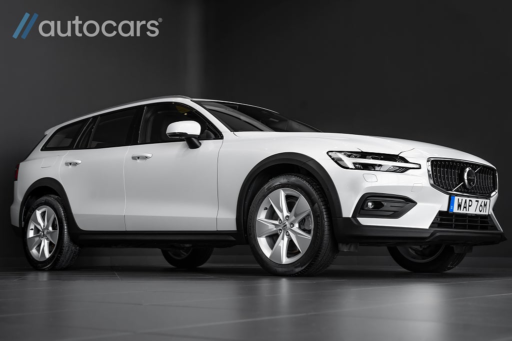 Volvo V60 Cross Country B4 AWD Automat 197hk Leasbar|360°|Navigator|CarPlay|Voc