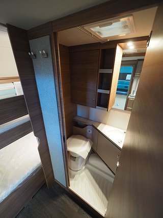 Husvagn, 1-axl Knaus Sport 500 QDK 13 av 17