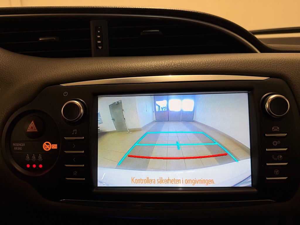 Toyota Yaris 2018 - miniatyr 7