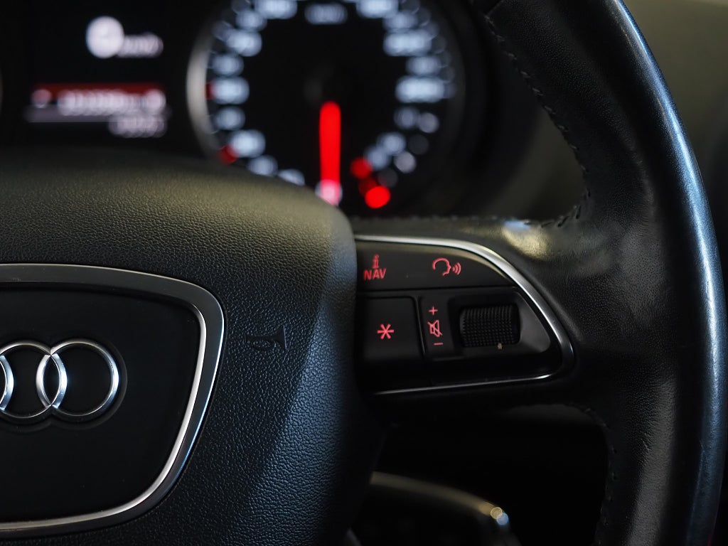 Audi A3 Sportback 1.6 TDI 110hk ultra | Bluetooth | PDC | 2015