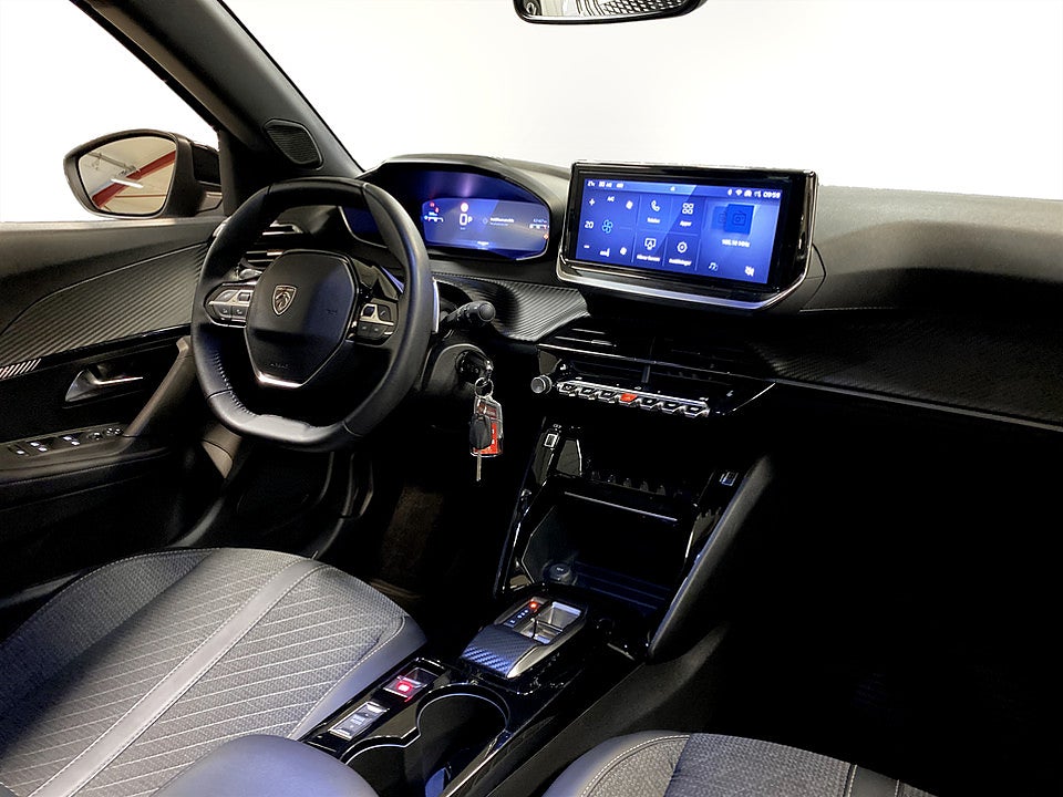 Bild på Peugeot 2008 Allure 1.2 PT 130hk B-KAMERA CARPLAY