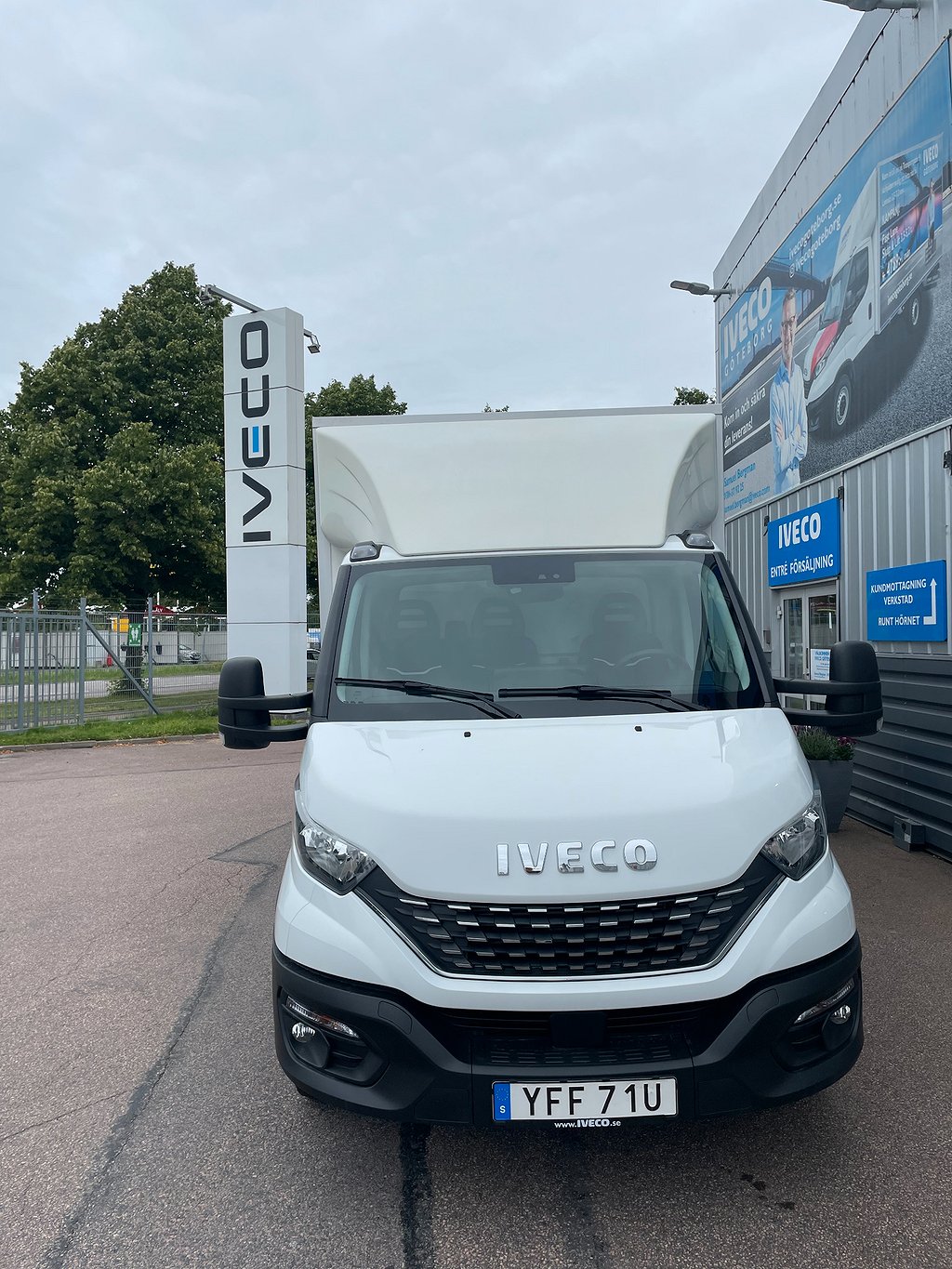 Iveco Daily Iveco Daily Skåp och Lift 35-140 Hi-Matic euro 6