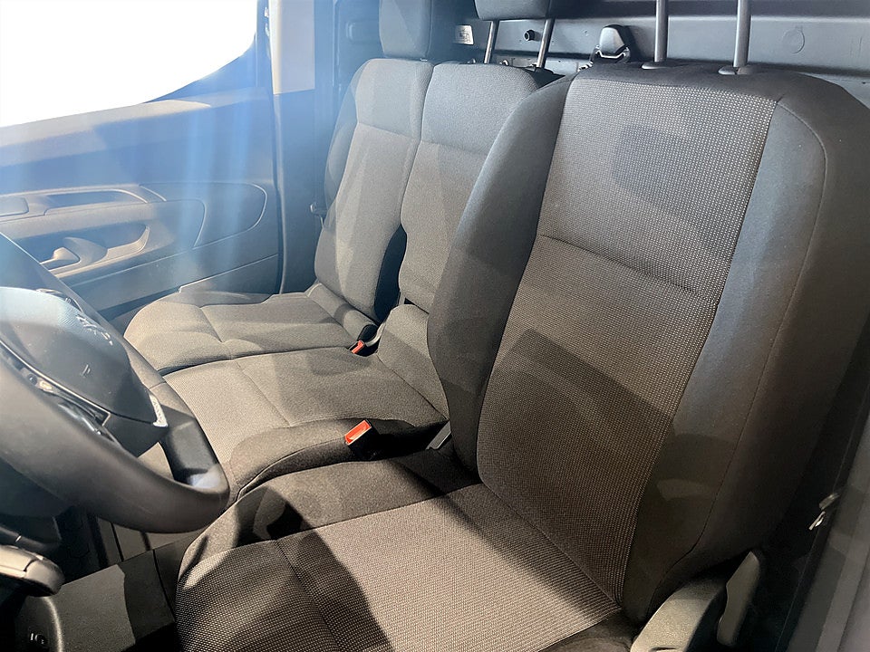 Bild på Peugeot Partner PRO 1.5 BHDi 130hk Aut L1 DRAGKROK