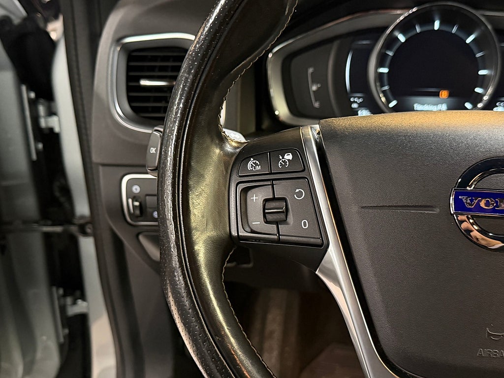 Volvo S60 D4 190hk R-Design |Drag|VOC|HK ljud|Kamera|Navi| 2018