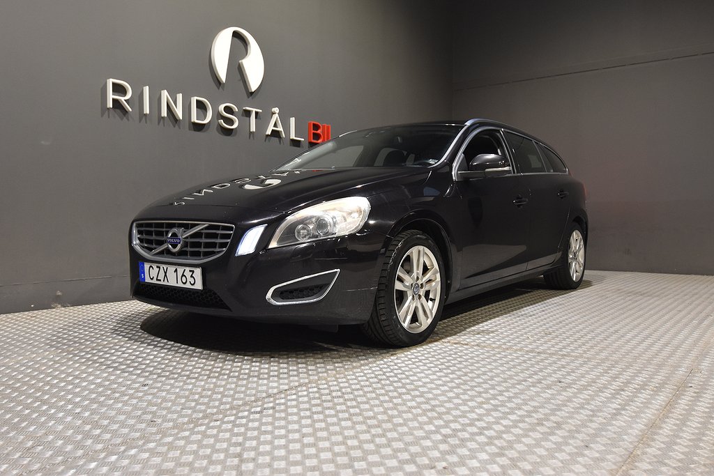 Volvo V60 T3 150 HK SUMMUM PDC SKINN KAMREM BYTT 17"