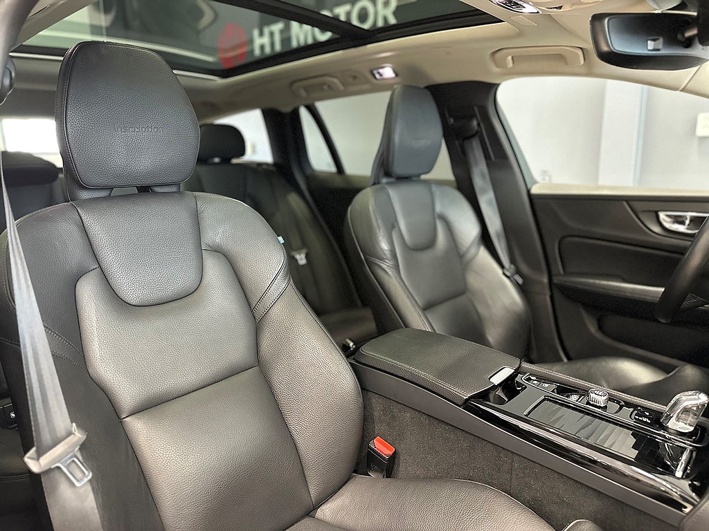 Volvo V60 T8 Twin Engine AWD INSCRIPTION/B-Kamera/DRAG/NAV/PANO