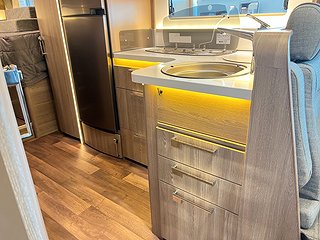 Husbil-integrerad Kabe TM I 810 LGB 16 av 28