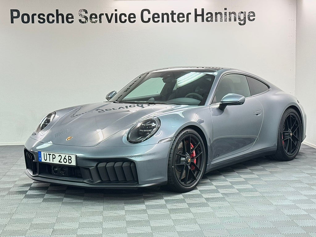 Porsche 911 992.2 Carrera 4 GTS