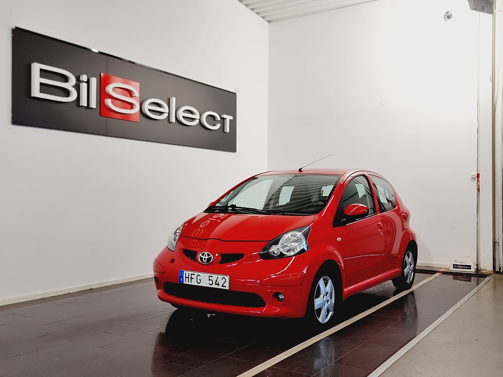 Toyota Aygo 5-dörrar 1.0 VVT-i Ny Servad 2 Ägare Lågmil !