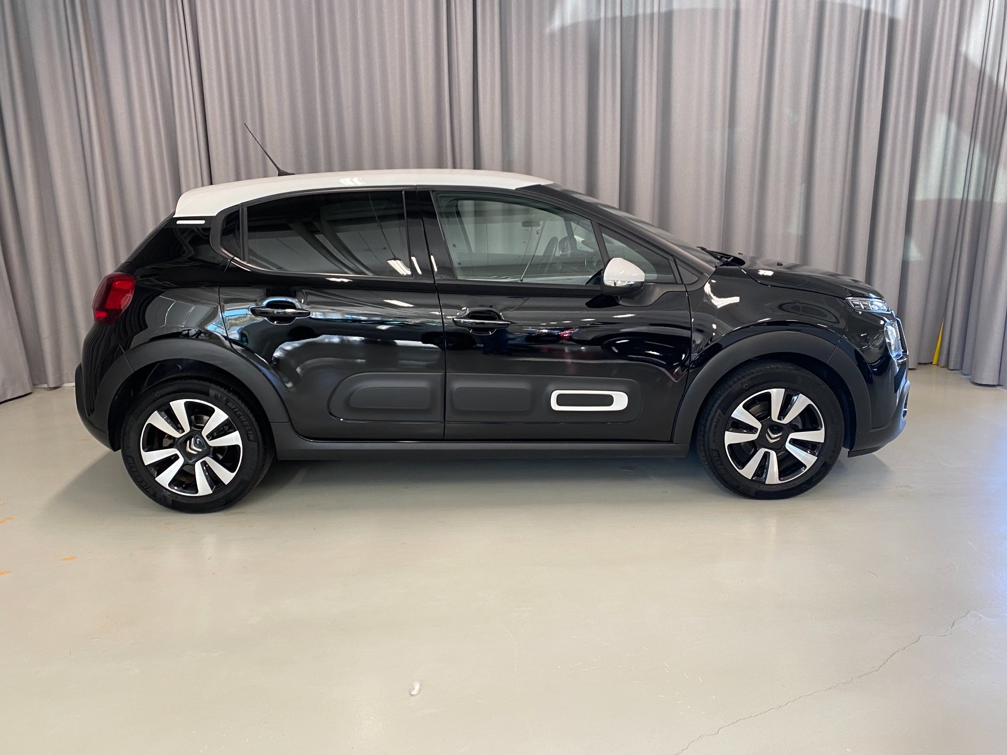 Citroen C3 Shine 110hk Automat 2023, bild 3/10