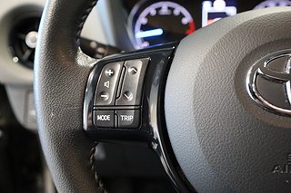 Halvkombi Toyota Yaris 19 av 21