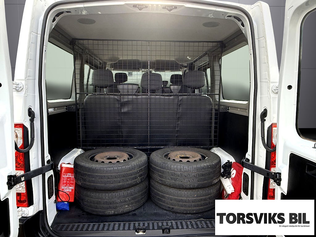 Nissan NV400 Minibuss 2.3 dCi 9 sitsig Endast 8600 Mil - miniatyr 14