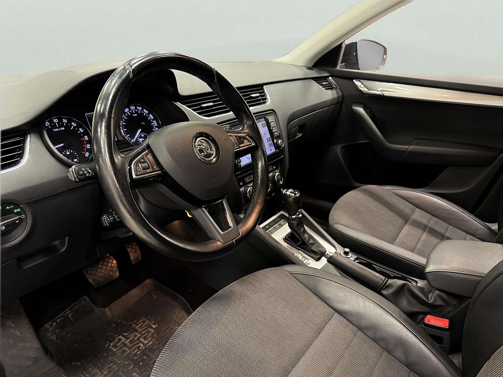 Skoda Octavia Kombi 2.0 TDI Business Edition, Vinterhjul Hemleverans - miniatyr 12