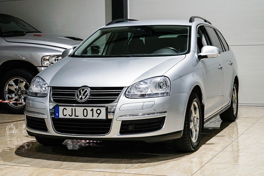 Volkswagen Golf Variant 1.6 Multifuel Dragkrok PDC AUX 