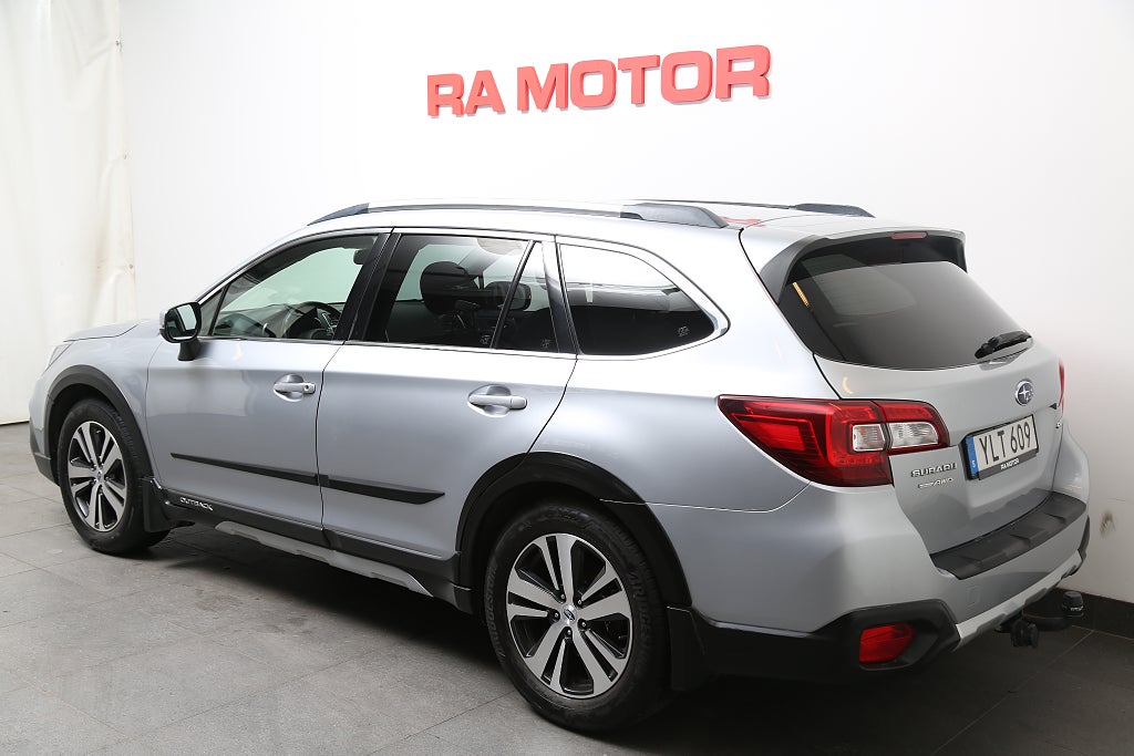 Subaru Outback 2,5i 175hk Summit AWD Taklucka H/K Skinn Motorv Drag 2018
