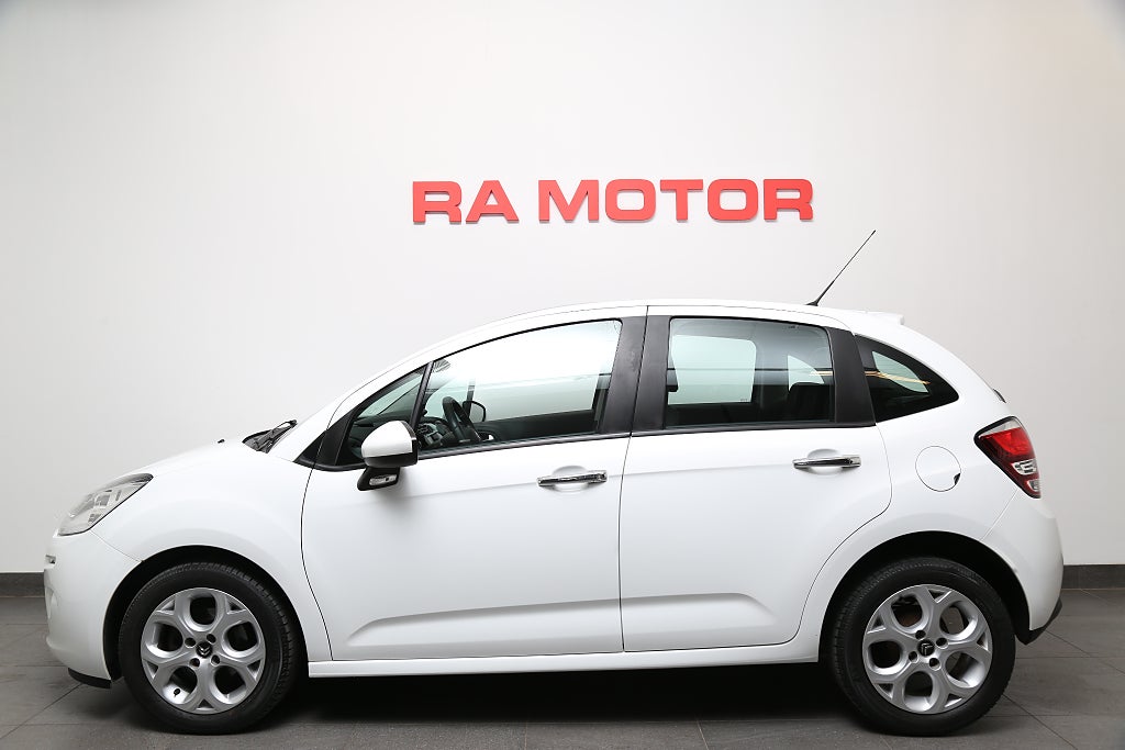 Citroën C3 1,2 VTi 82hk PureTech 5D Pano Nybesikt Motorvärmare 2015