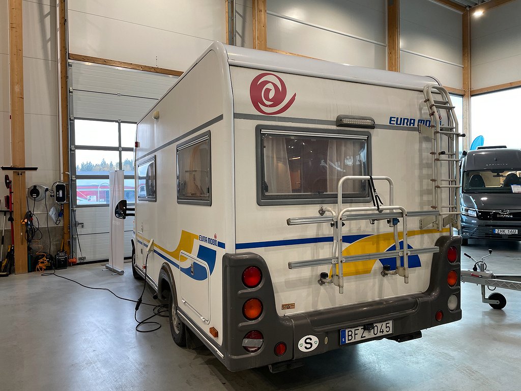 Eura Mobil 612 SB / B-körkort / 6 bältad / Under 6,5m - Eura Mobil