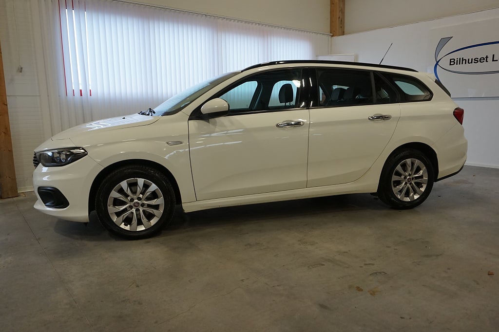 Fiat Tipo Kombi 1.6 Automat Lounge Euro 6