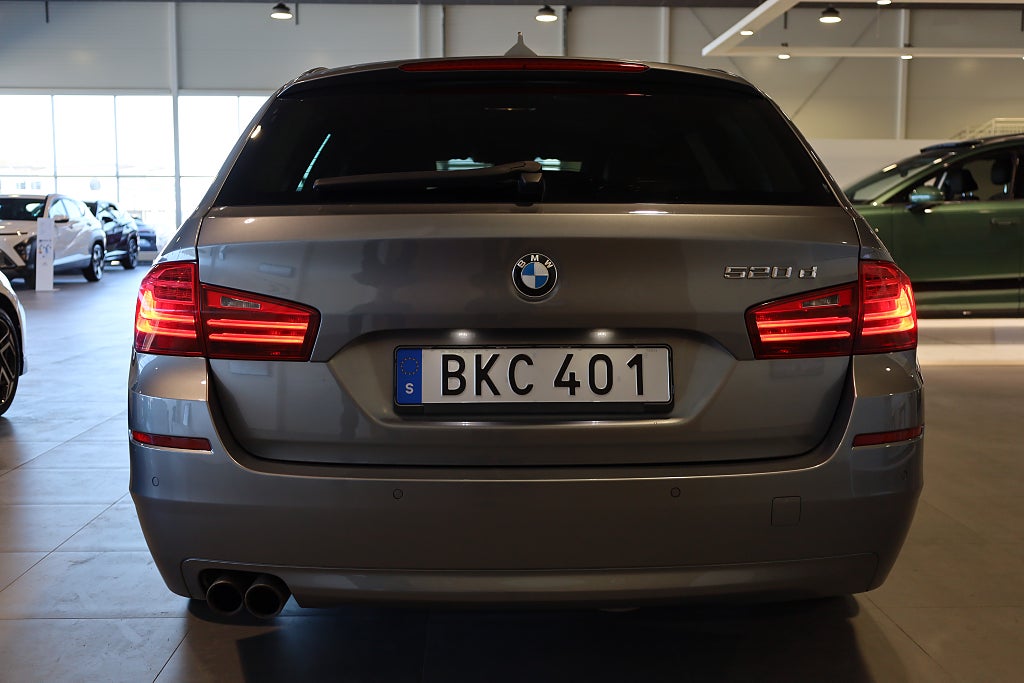 BMW 520d Touring AUT Drag Läder PDC Connected Blåtand Rattvärme