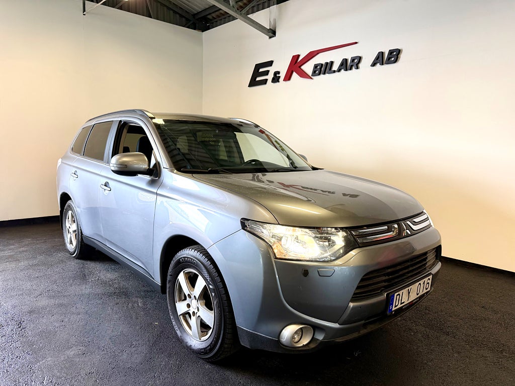 Mitsubishi Outlander 2.2 Di-D 4WD Business Euro 5 automa 7sits Drag