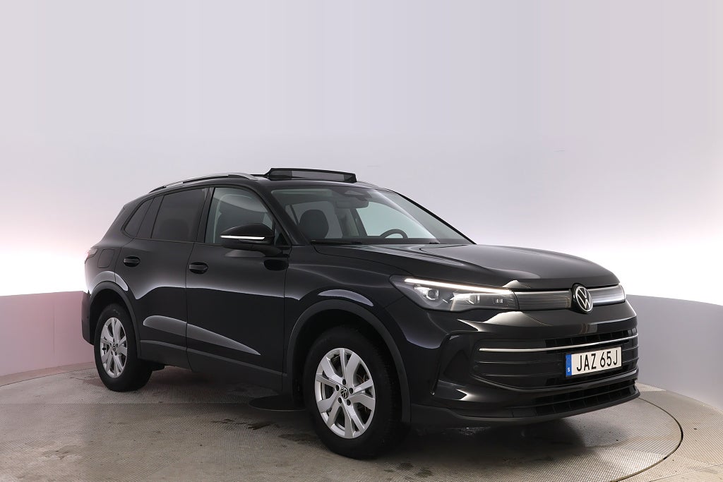 Volkswagen Tiguan eHybrid 1.5 TSI Life Värmare Pano Krok V-hjul Moms