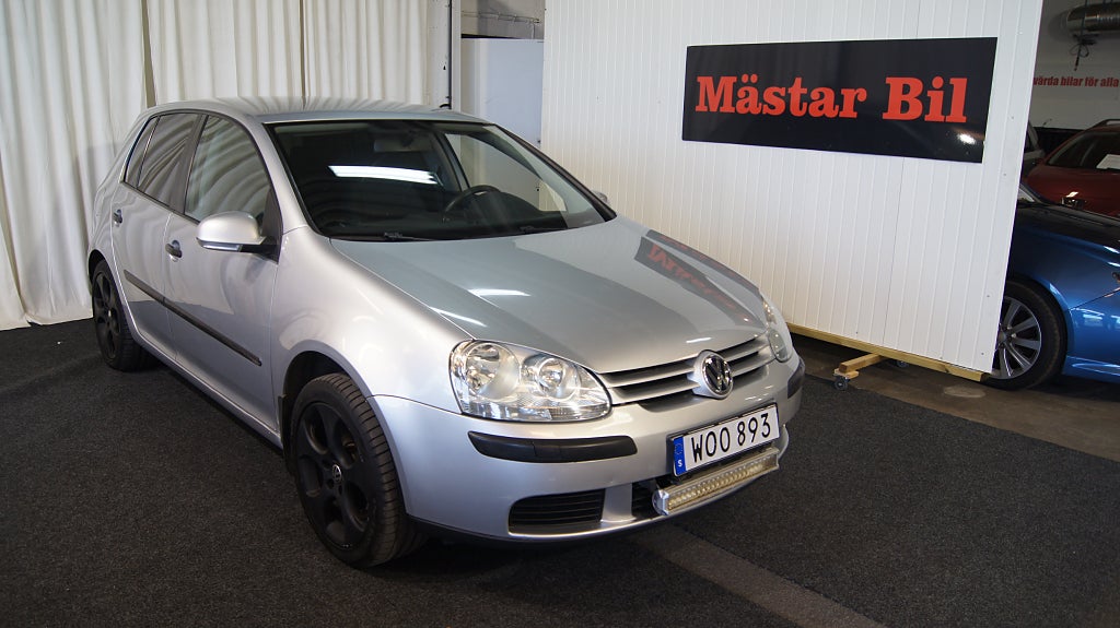 Volkswagen Golf 5-dörrar 1.6 Trendline Vinterhjul Dubb