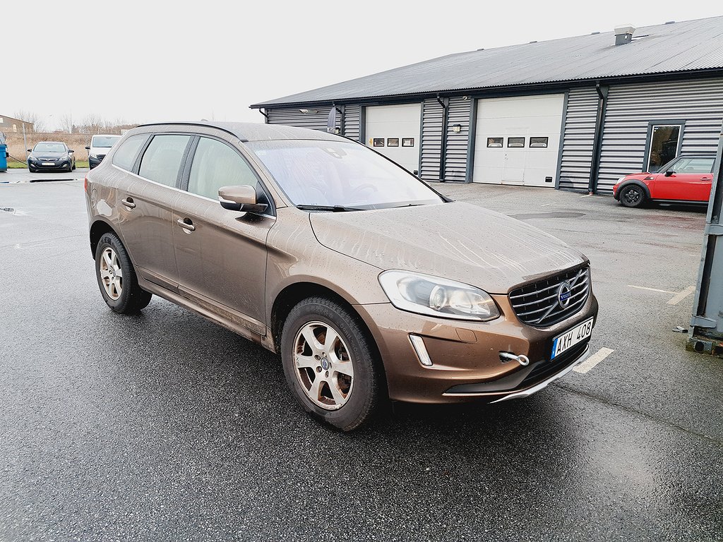 Volvo XC60 D4 Momentum Euro 6 / Manuell / REP OBJEKT