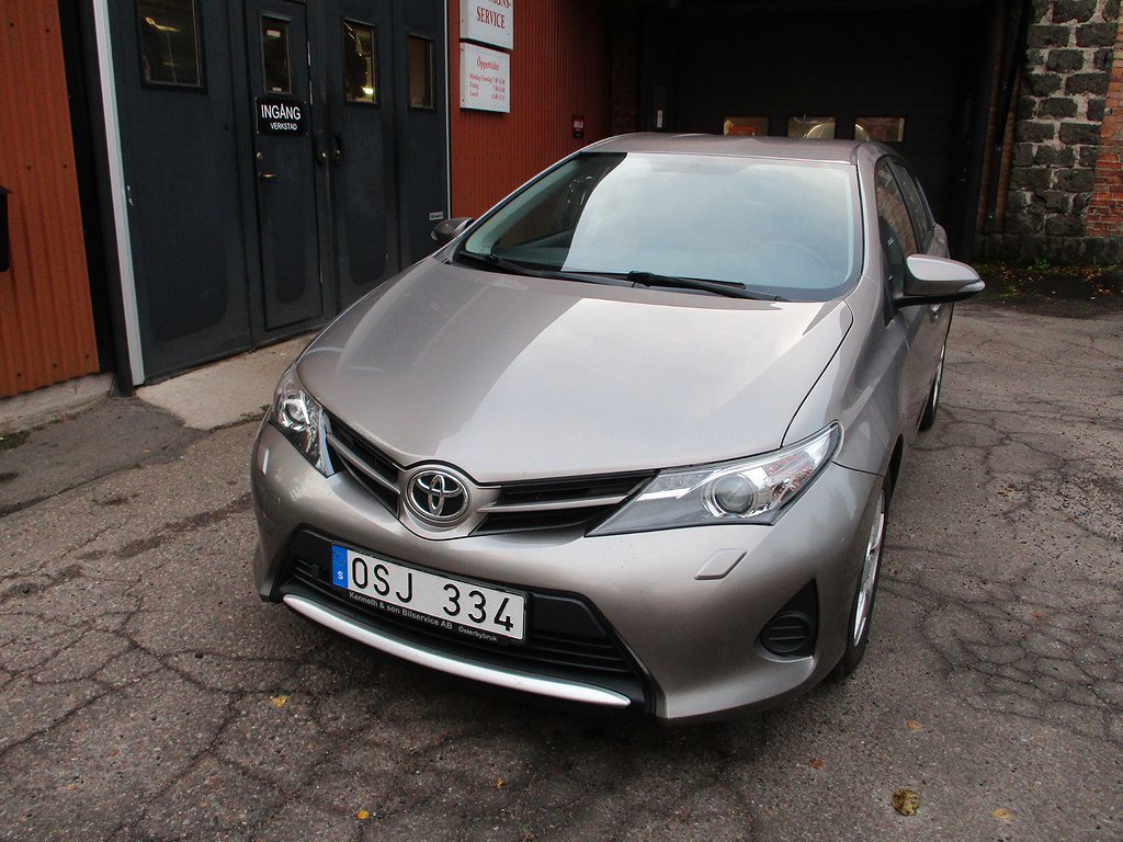 Toyota Auris 1.6 Valvematic Life 5d  Euro 5