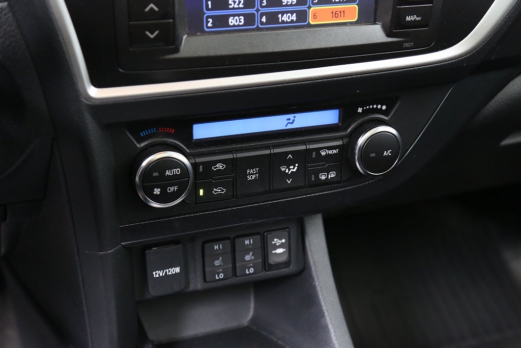 Toyota Auris 1,6 132hk Multidrive S Automat 5D Kamera Panorama 2014