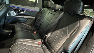 SUV Mercedes-Benz EQS 9 av 16