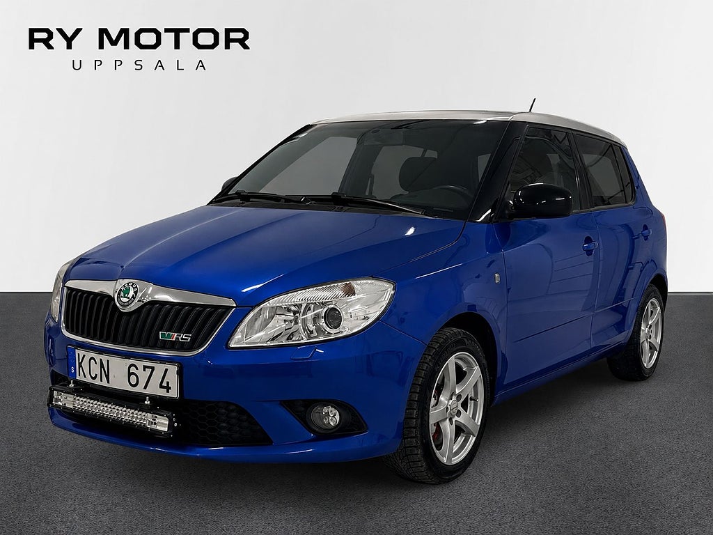 Skoda Fabia RS 1.4 TSI 180hk Taklucka | Race Blue | Lågmil
