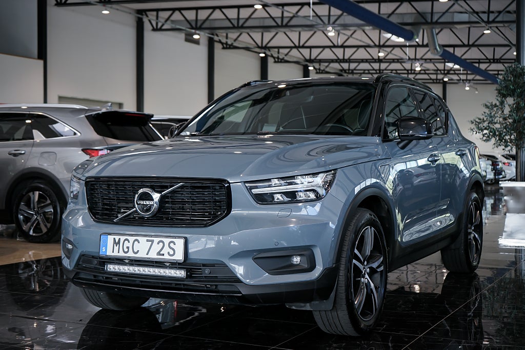 Volvo XC40 Recharge T4 DCT R-Design | Drag | Kamera | LED | Elstol