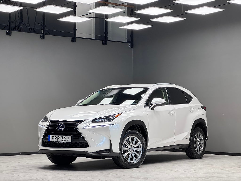 Lexus NX 300h 2.5 E-CVT/Backkamera/Nyservad/2,99%