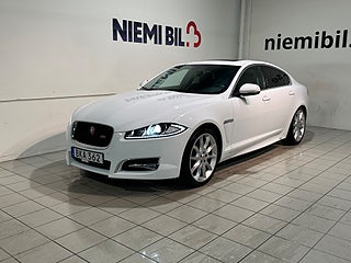 Jaguar XF 3.0 V6 AWD Taklucka Kamera GPS Meridian S/V-hjul