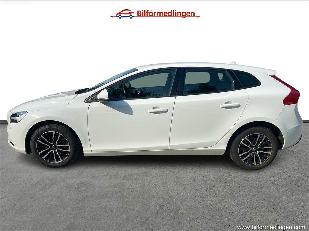 Volvo V40 D2 120hk Momentum, VOC, BLIS, Backkamera, Svensksåld, BT musik &