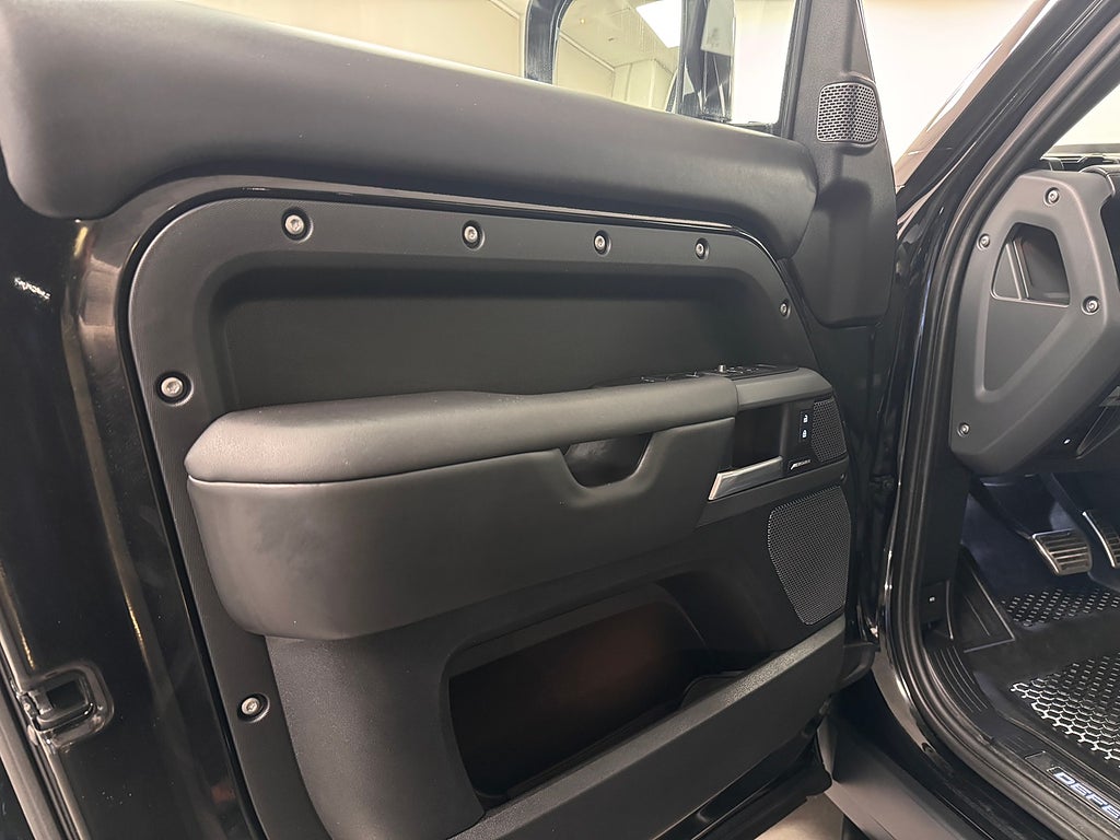 Land Rover Defender 110 2024 - miniatyr 14