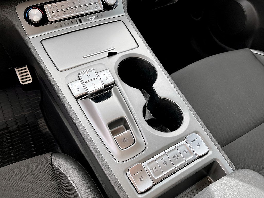 Bild på Hyundai Kona Essential 39.2kWh 136hk Aut - B-KAMERA, CARPLAY