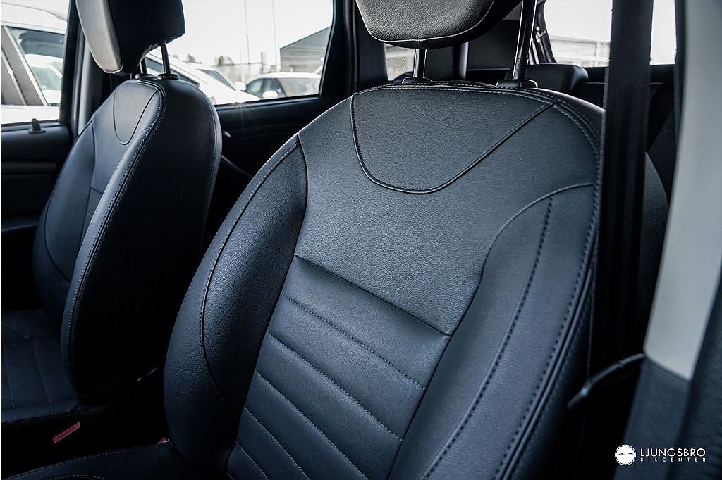 Dacia Duster 1.5 dCi EDC 109hk / Blackline / Skinn / Ny kamrem