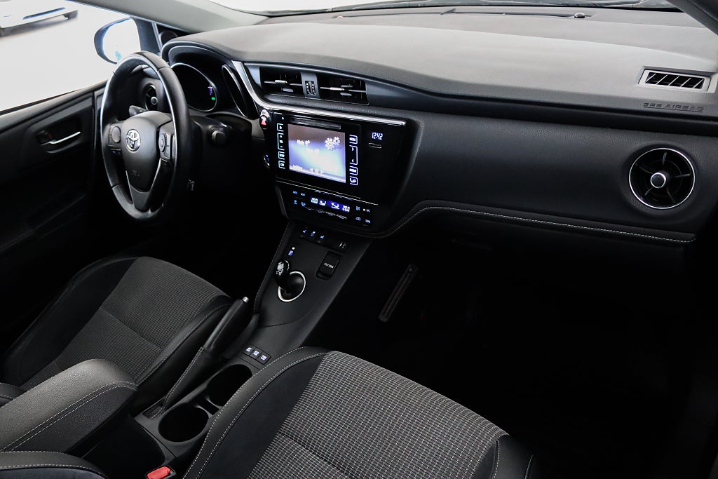 Toyota Auris Touring Sports Hybrid Executive Värmare B-kamera