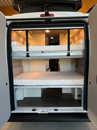 Husbil-halvintegrerad Robeta Ares 165HK 16 av 31