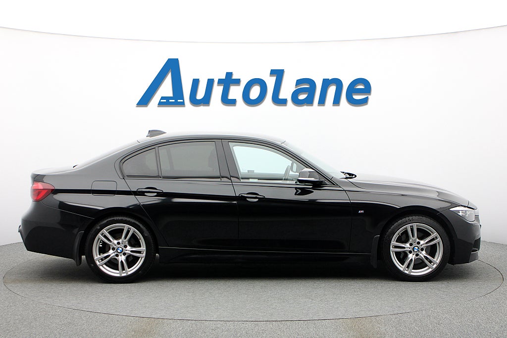 BMW 330i xDrive Sedan M Sport, HUD, Hi-Fi, Navi 252hk